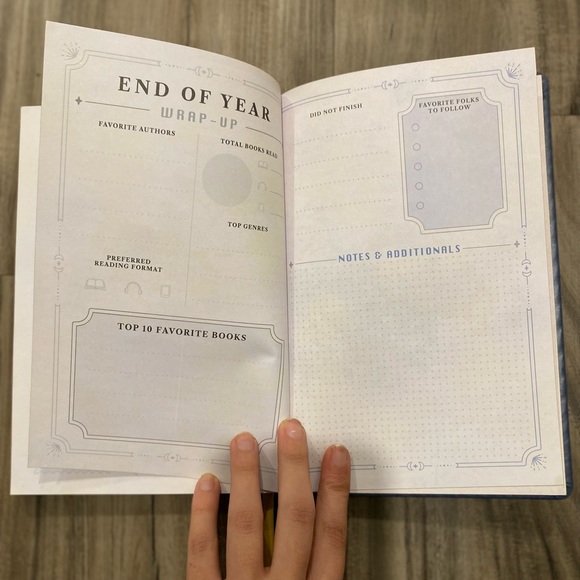 Owlcrate Reading Planner - Picture 4 of 6